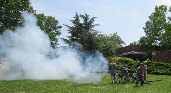 Manassas artillery demonstration