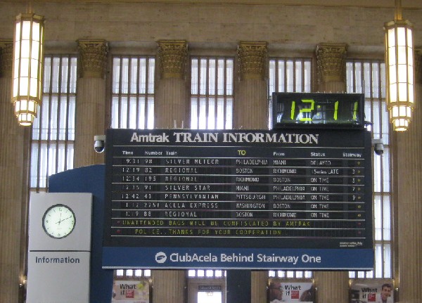 30th St. Sta. Solari board